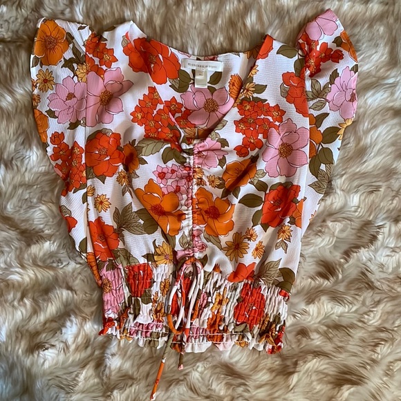 Monteau Tops - Retro floral Monteau flutter top M